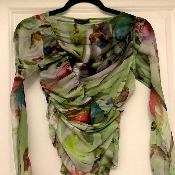 Brand new Icelandic designer brand Hildur Yeoman top in Large with mesh fabric - Picture 2 of 3